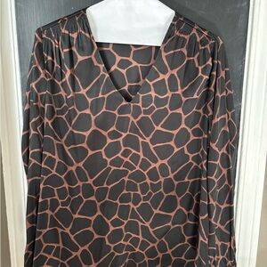 Banana Republic V-Neck Animal Print Blouse